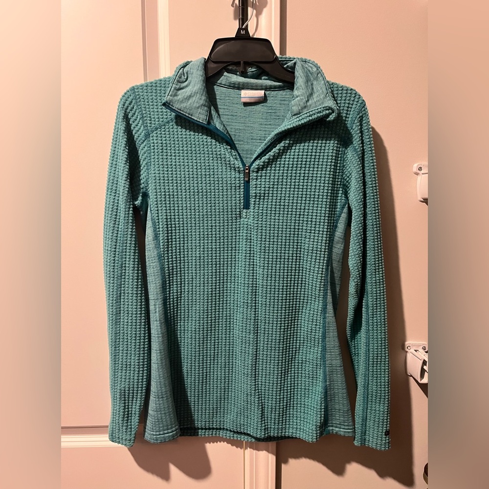 Blue long sleeve Columbia pullover
